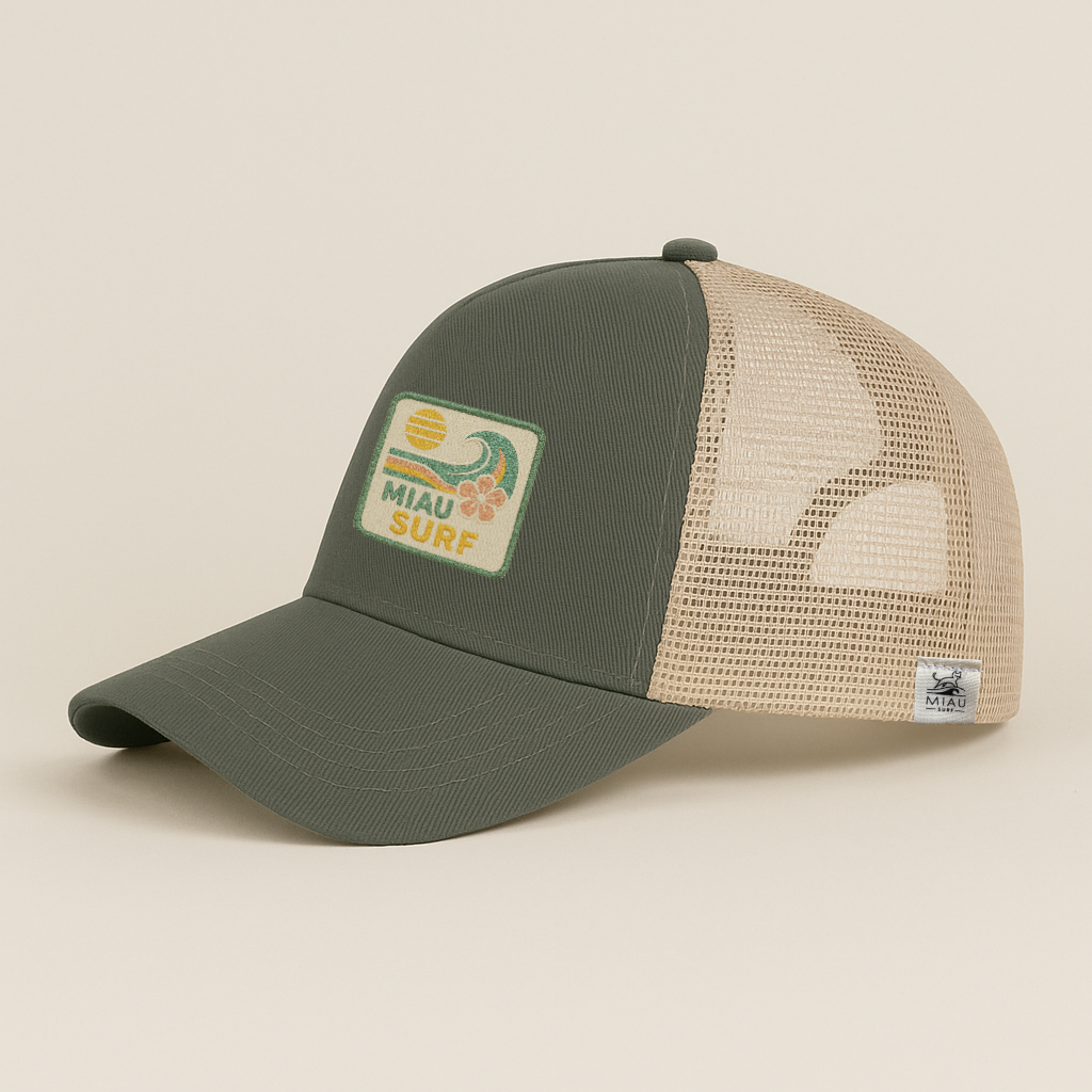 GORRA CON PARCHE BORDADO