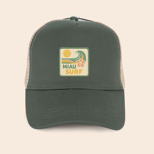 GORRA CON PARCHE BORDADO